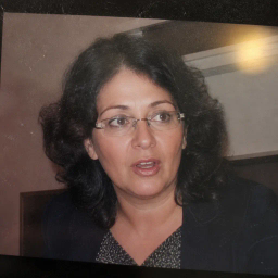 Portret al autoarei Verna Greenholt